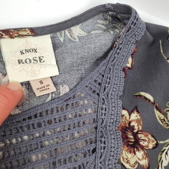 Knox Rose Cold Shoulder Top - Picture 2 of 5